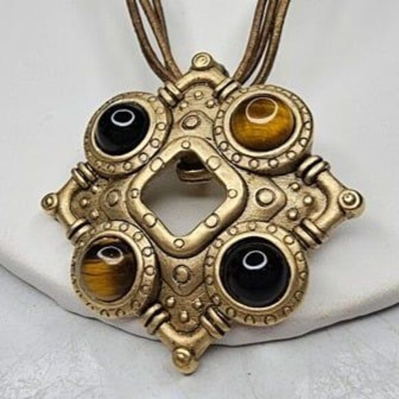 Premier Designs "Catwalk" Retired Pendant Necklace 17"L - Picture 2 of 4